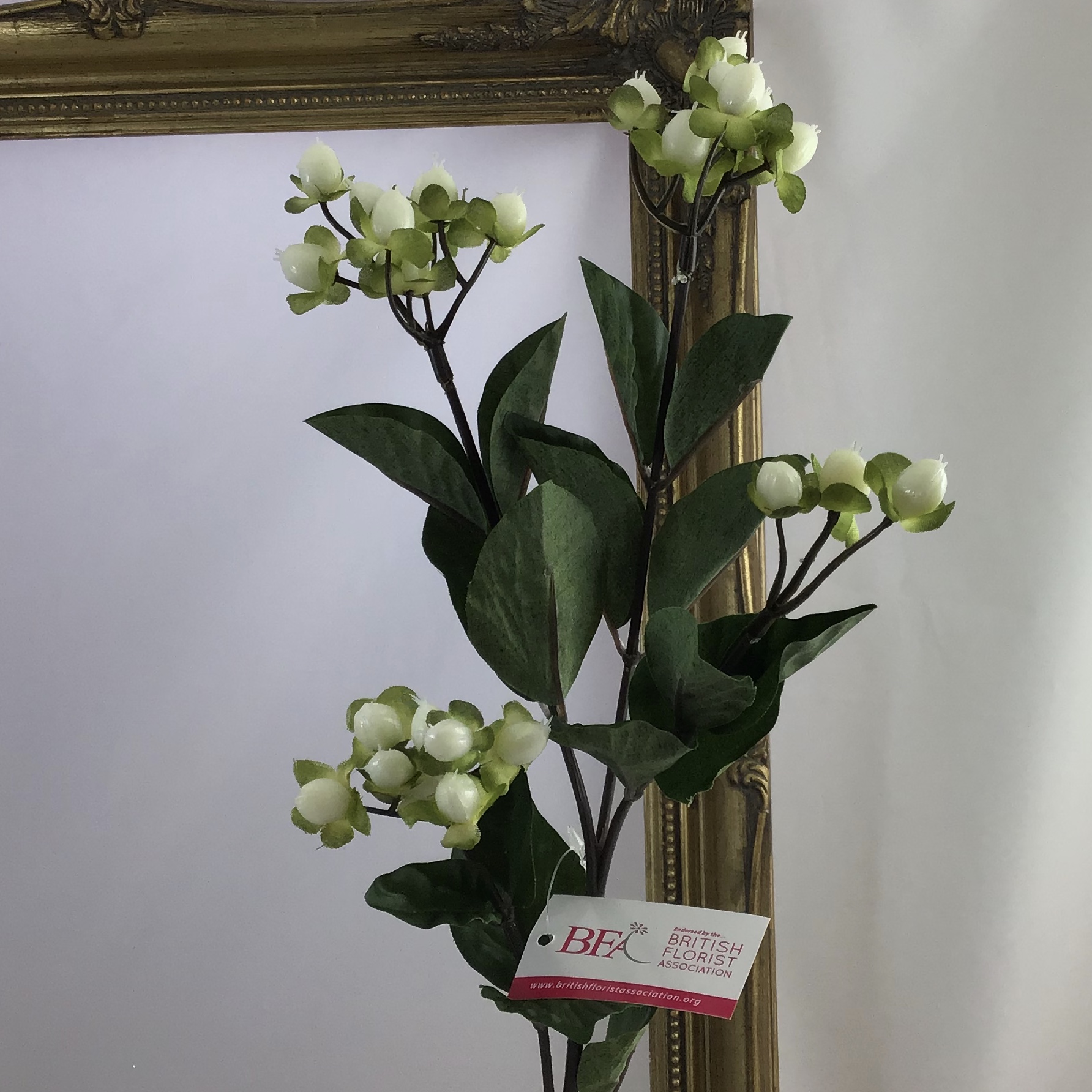 SW Berry Spray Cream 33cm