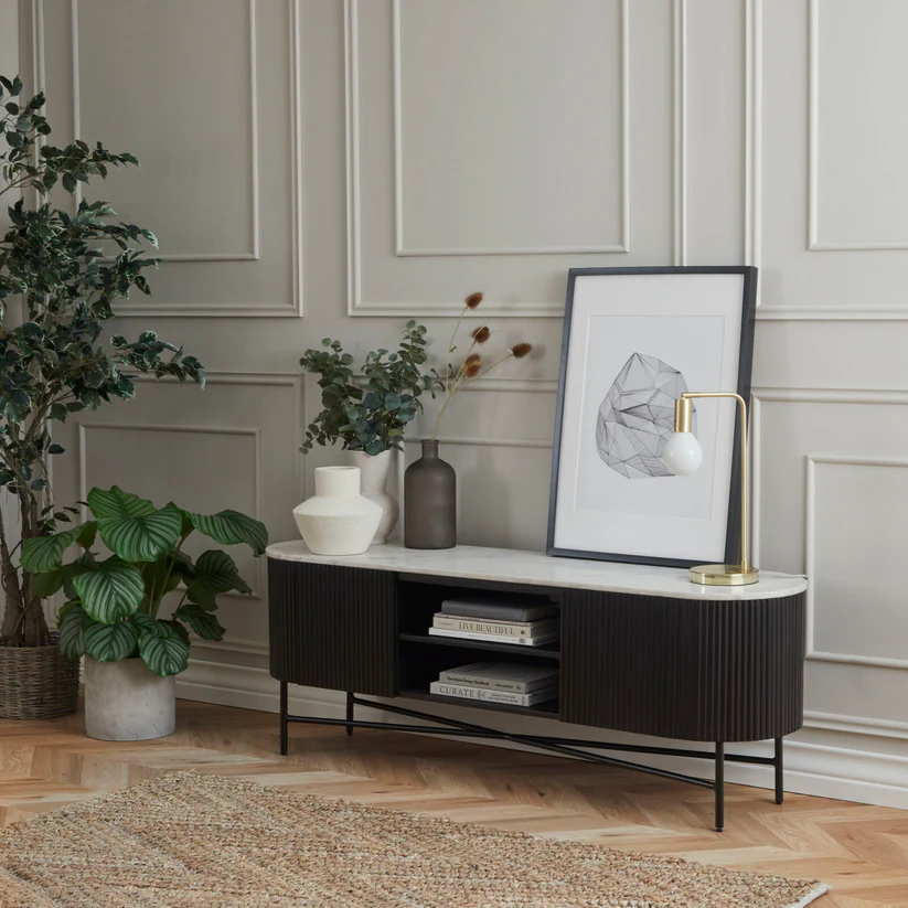 Lucas Large Media Unit